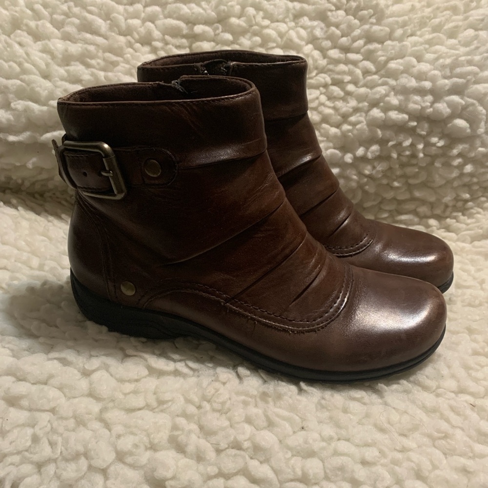Clark’s Leather Ankle Boots, size 7 1/2